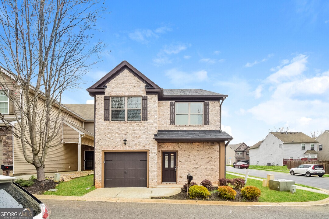 1605 Danube Ct in Atlanta, GA - Building Photo
