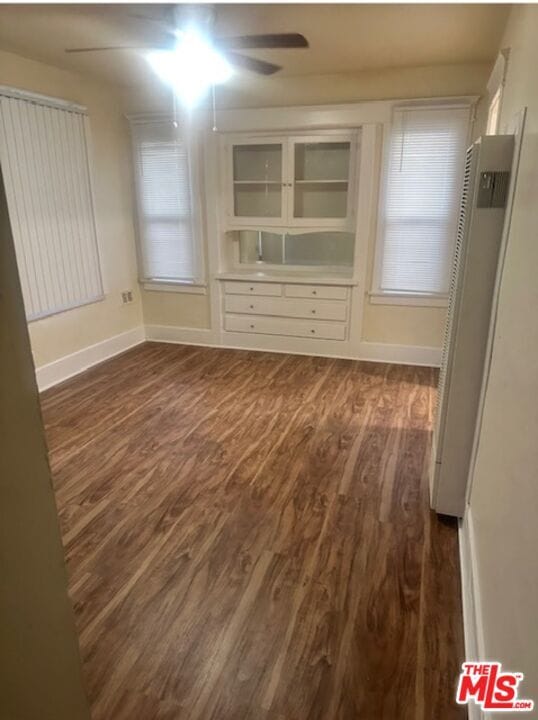 6901 S Menlo Ave in Los Angeles, CA - Building Photo - Building Photo