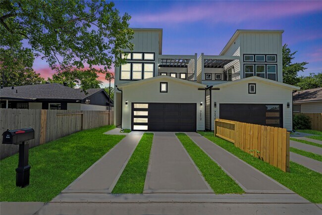 7212 England St in Houston, TX - Building Photo - Building Photo
