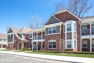 54189 Baypoint Dr in Shelby Township, MI - Building Photo