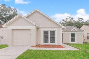 10003 Turkey Trot Pl in Tampa, FL - Building Photo