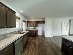 2005 Ledwich Ave in Union Gap, WA - Building Photo - Building Photo