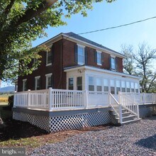 12182 Main St in Fort Loudon, PA - Building Photo - Building Photo