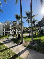 5686 Rock Island Rd, Unit 1141 in Tamarac, FL - Building Photo