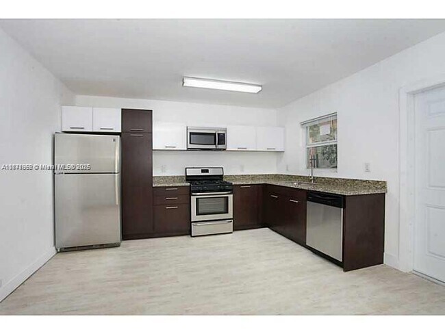 1125 9th St in Miami Beach, FL - Building Photo - Building Photo