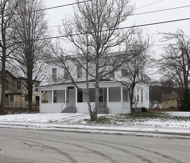 14 Maple St in Oneonta, NY - Foto de edificio - Building Photo