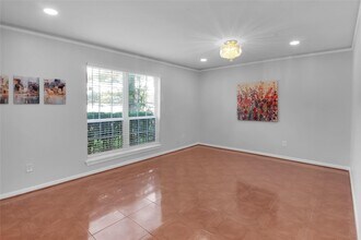 8868 Kempwood Dr in Houston, TX - Building Photo - Building Photo