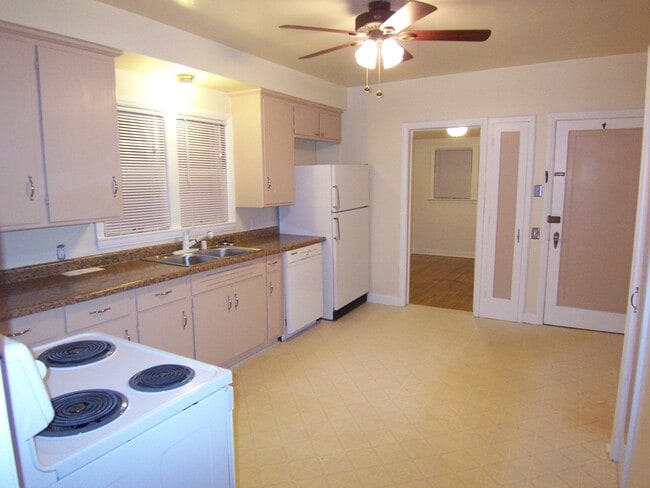 5453 N 40th St, Unit Custer Park lower in Milwaukee, WI - Foto de edificio - Building Photo