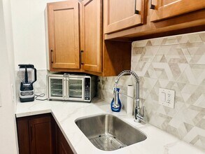 1710 E Fruit St in Santa Ana, CA - Building Photo - Building Photo