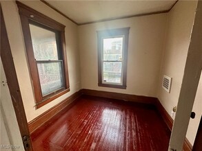 53 S Balch St in Akron, OH - Foto de edificio - Building Photo