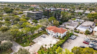 2926-2932 NW 92nd Ave in Coral Springs, FL - Foto de edificio - Building Photo