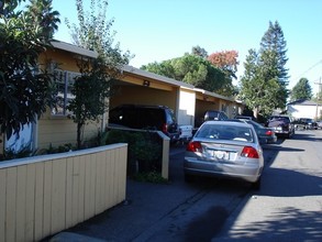 2519 Corby Ave in Santa Rosa, CA - Building Photo - Building Photo