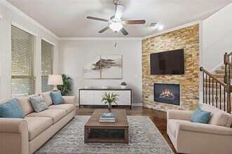 348 Prairie Ridge Ln in Lewisville, TX - Building Photo - Building Photo
