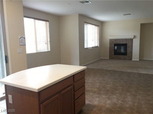 property at 11904 Luna Del Mar Ln
