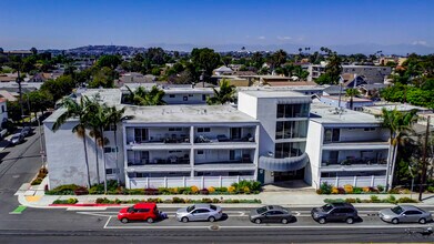 Broadway Plaza in Long Beach, CA - Building Photo - Building Photo