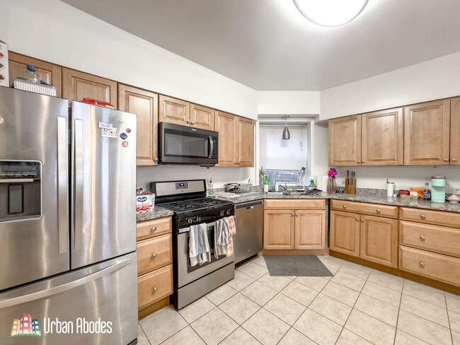 6711 N Sheridan Rd, Unit G08C, Unit G08C