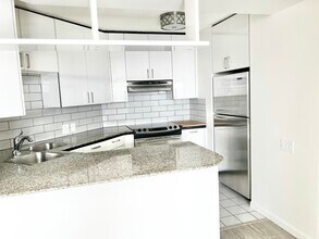 1212 Nuuanu Ave, Unit 3810 in Honolulu, HI - Building Photo - Building Photo