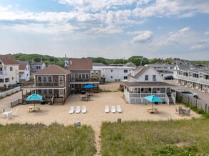 4 Traynor St in Old Orchard Beach, ME - Building Photo - Building Photo