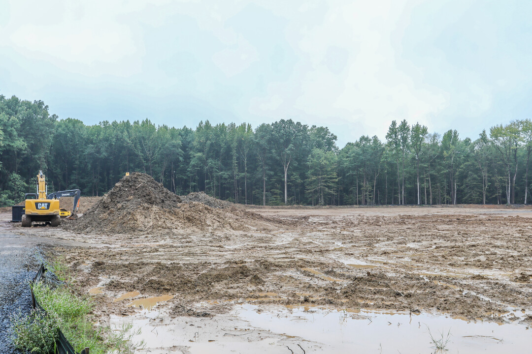 Henderson Apartments in Monmouth Junction, NJ - Building Photo