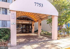 7753 Patriot Dr in Annandale, VA - Building Photo