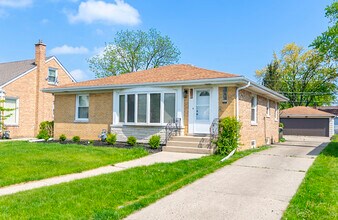 6936 W Keeney St in Niles, IL - Building Photo - Building Photo