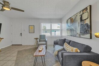 302 Santa Rosa Blvd in Fort Walton Beach, FL - Building Photo - Building Photo