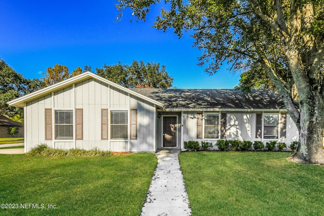 11023 Poppins Ct in Jacksonville, FL - Building Photo