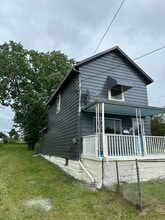 1127 Wallis Ave in Farrell, PA - Building Photo - Building Photo