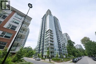 305 Morrissey Rd in Port Moody, BC - Building Photo