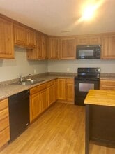 11769 S Sun Tea Way, Unit Basement Apartment in South Jordan, UT - Foto de edificio - Building Photo