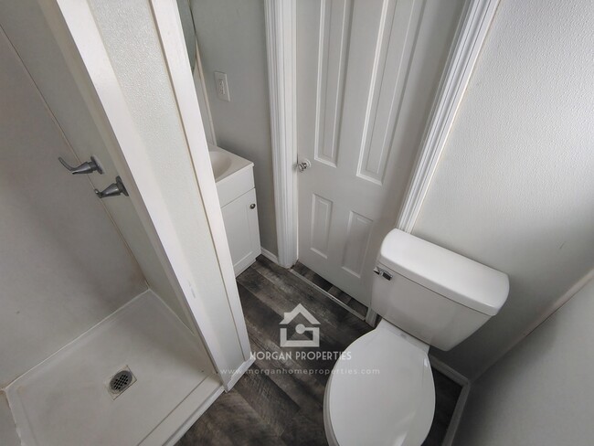 725 W 8th St, Unit 1.2 in Anderson, IN - Foto de edificio - Building Photo