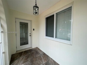 10213 SW 8th St in Miami, FL - Building Photo - Building Photo