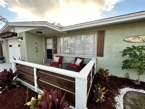 50 Euclid Ave in Englewood, FL - Building Photo - Building Photo