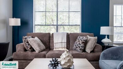 2323 Eldridge Pkwy in Houston, TX - Building Photo - Building Photo