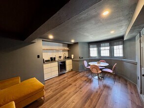 4018 Broadway in Oakland, CA - Building Photo - Building Photo