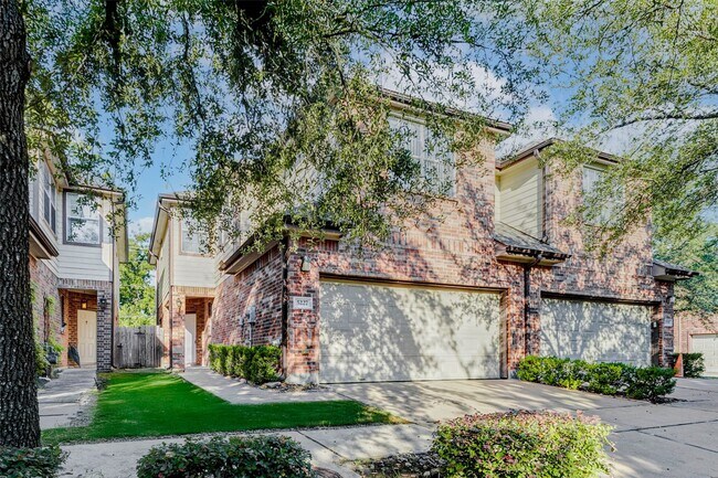 5227 Brinkman Ct in Houston, TX - Building Photo - Building Photo