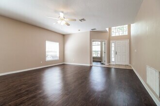 4316 Creeks Run Blvd in Kissimmee, FL - Building Photo - Building Photo