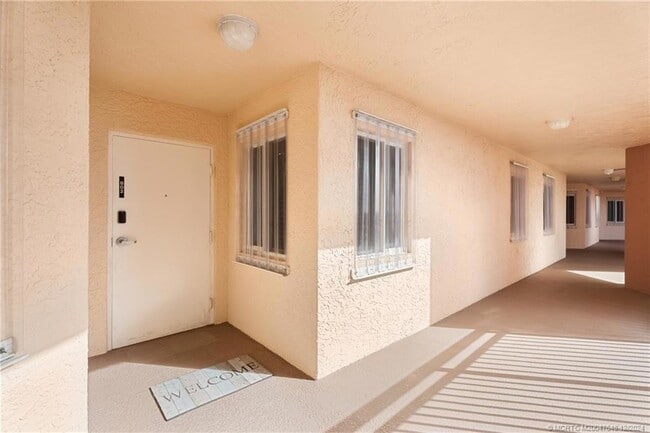 3880 N Hwy A1A, Unit 802 in Fort Pierce, FL - Building Photo - Building Photo
