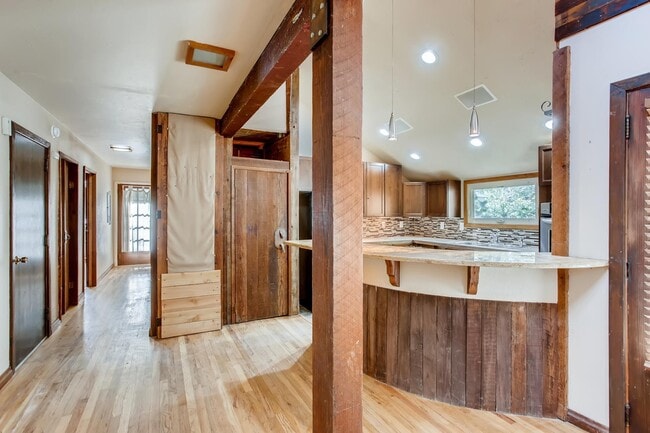 property at 1525 Crestmore Pl