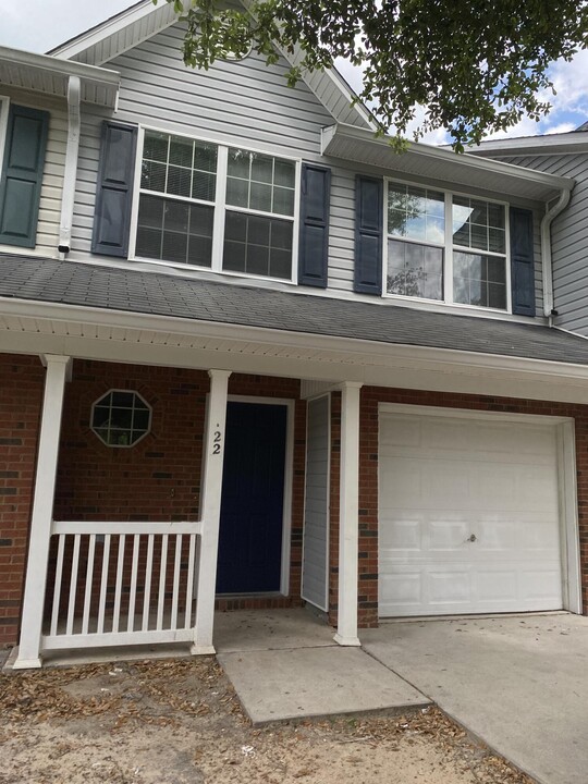 122 Swaying Pine Ct in Crestview, FL - Building Photo