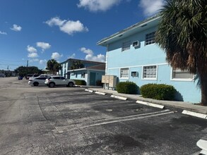 241 SE 10th Ave, Unit 212 in Pompano Beach, FL - Building Photo - Building Photo