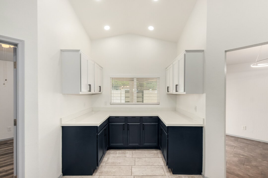 3981 E South Fork Dr in Phoenix, AZ - Building Photo