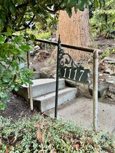 1117 Newport Way in Seattle, WA - Building Photo - Building Photo