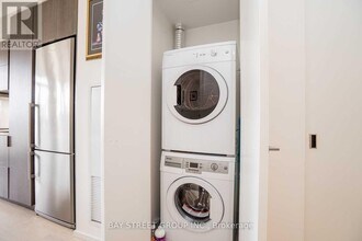 101 Charles St E in Toronto, ON - Building Photo - Building Photo