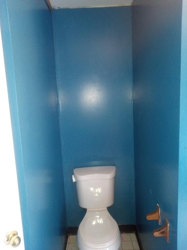 1968 Cudaback Ave, Unit 1 in Niagara Falls, NY - Foto de edificio - Building Photo