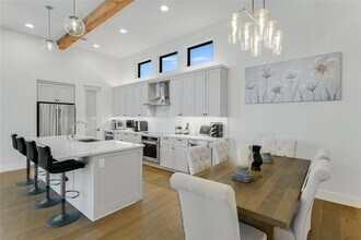 13322 Galleria Cir in Austin, TX - Building Photo - Building Photo