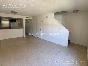 12041 117th St N in Seminole, FL - Building Photo - Building Photo