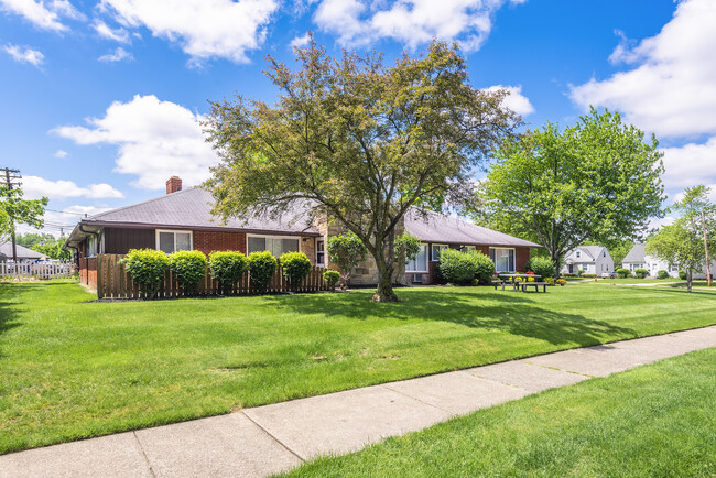 Hawthorne Park Apartments in Mayfield Heights, OH - Foto de edificio - Building Photo