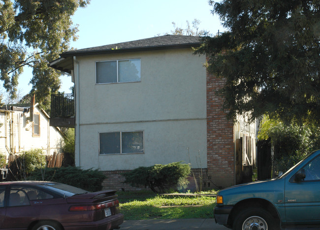 1085 Boranda Ave in Mountain View, CA - Foto de edificio - Building Photo