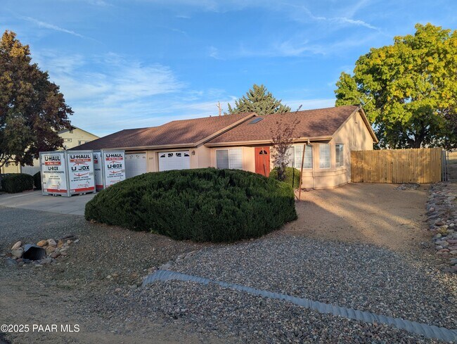 3325 E Yavapai Rd in Prescott Valley, AZ - Building Photo - Building Photo